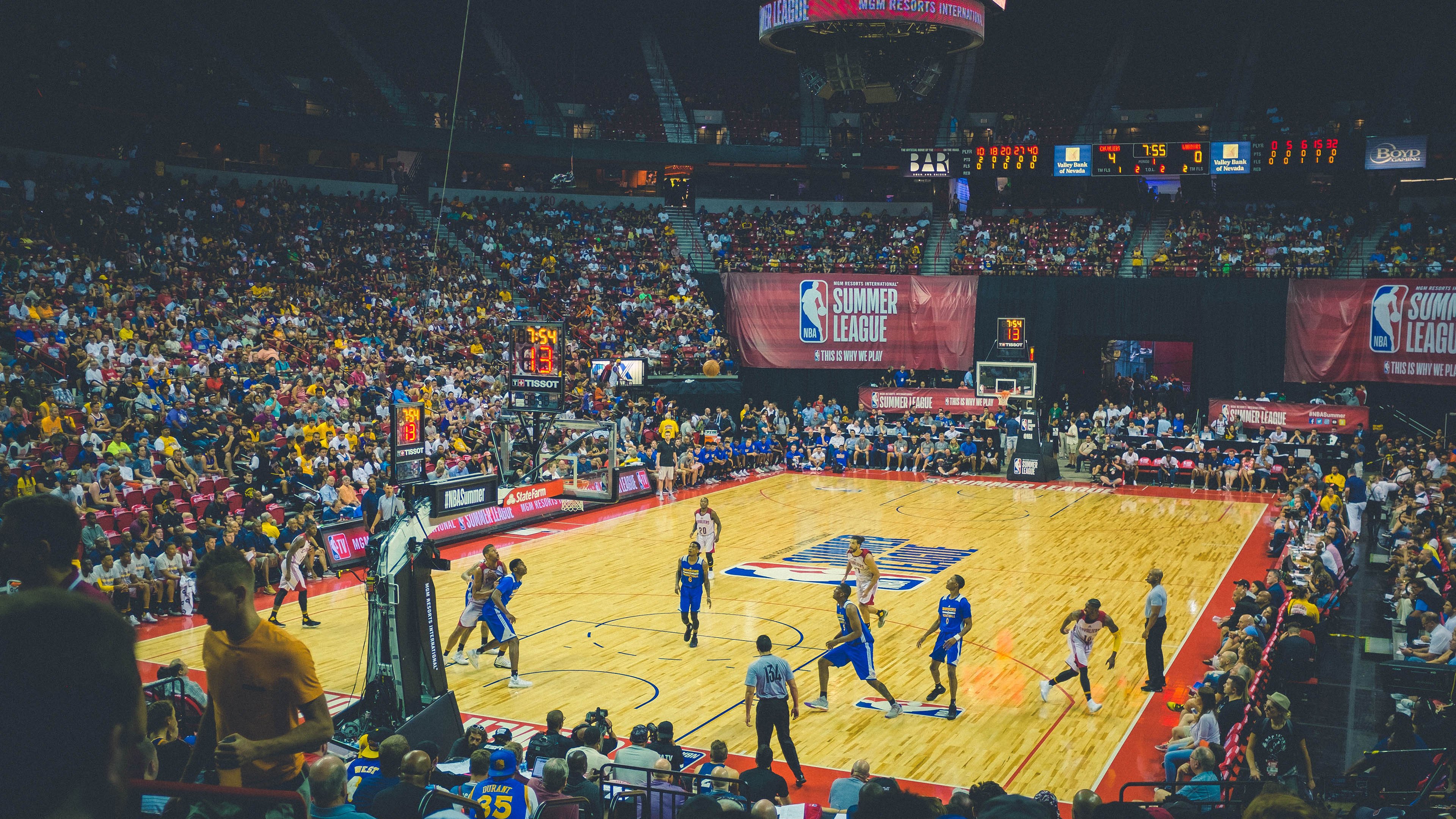 统治攻防！卡拉斯科单节爆发率瑞士拉开比分，那不勒斯防线遭全面压制