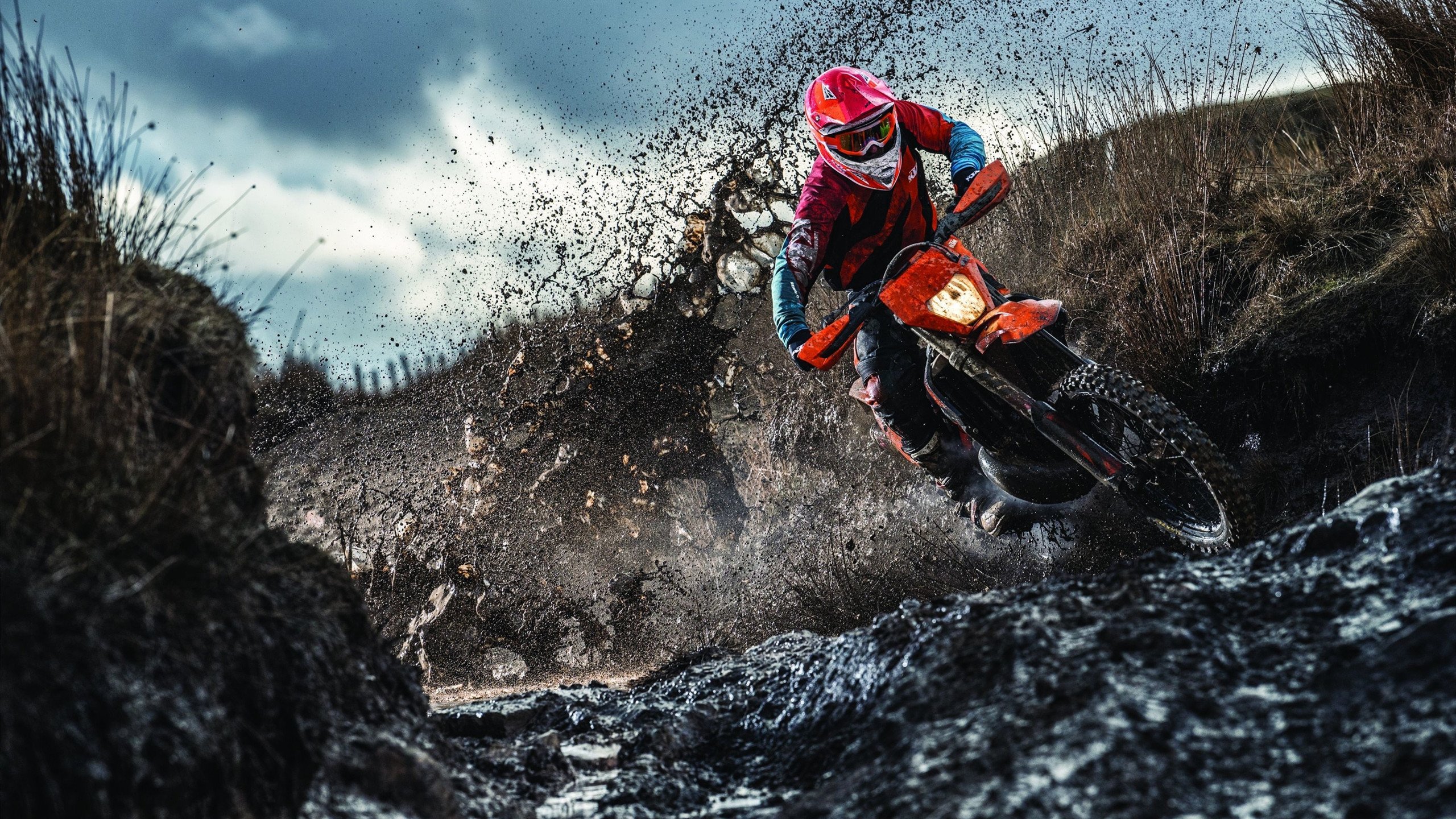 跨界对决引爆篮坛!利拉德关键时刻连轰15分,掘金力克广东展王者风范